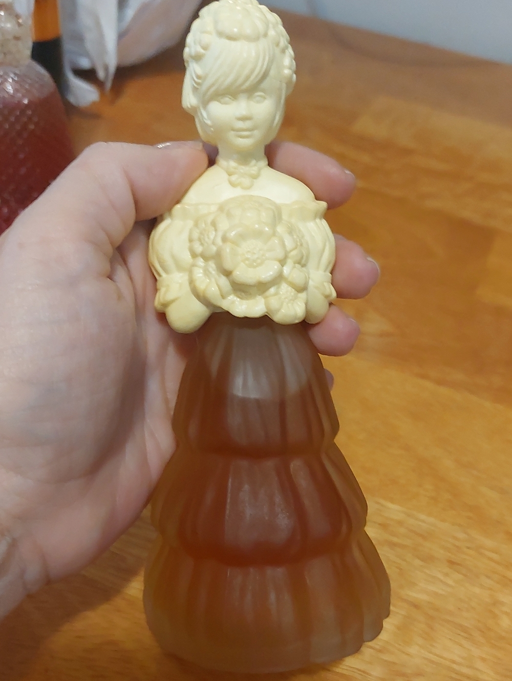 💚3/$25 Vintage 1970s Avon Garden Girl Figurine Cologne Bottle 4oz Frosted Glass